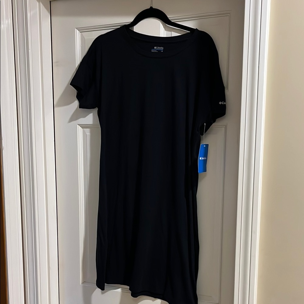 Columbia Black Sheath Mini Dress Crew Neck Short Sleeve